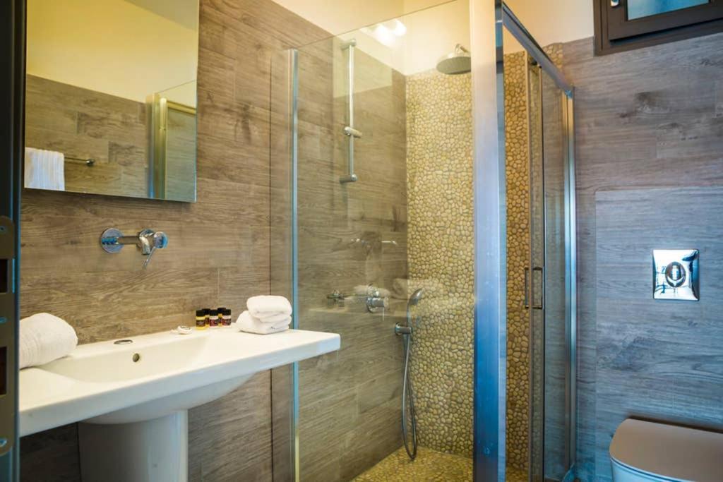 New Villa Blue With Private Pool At Trapezaki Livathos  외부 사진